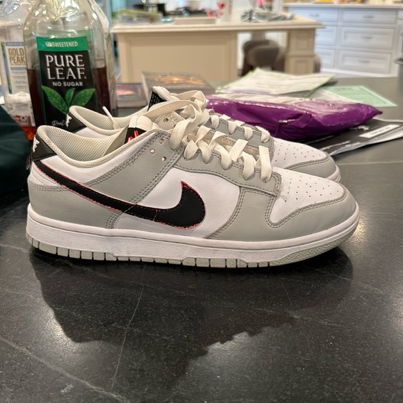 Sz 9 nike low dunk SB lotto grey and black with red scratch off - Picture 1 of 4